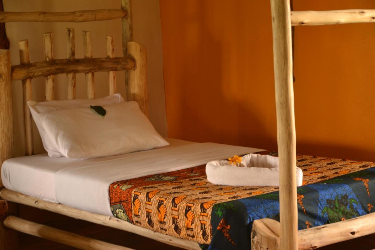 Topi Lodge Katunguru Ngoại thất bức ảnh