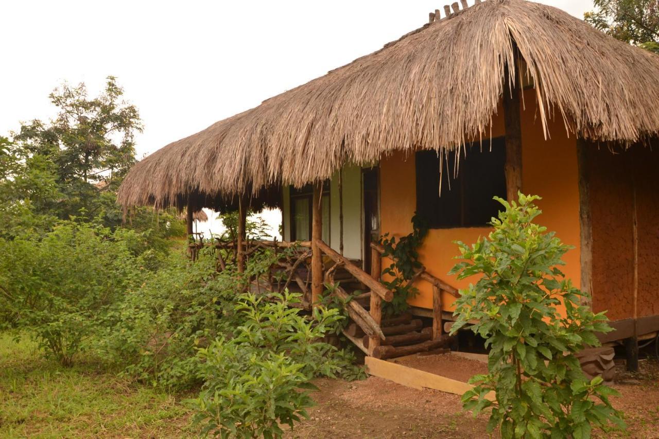 Topi Lodge Katunguru Ngoại thất bức ảnh