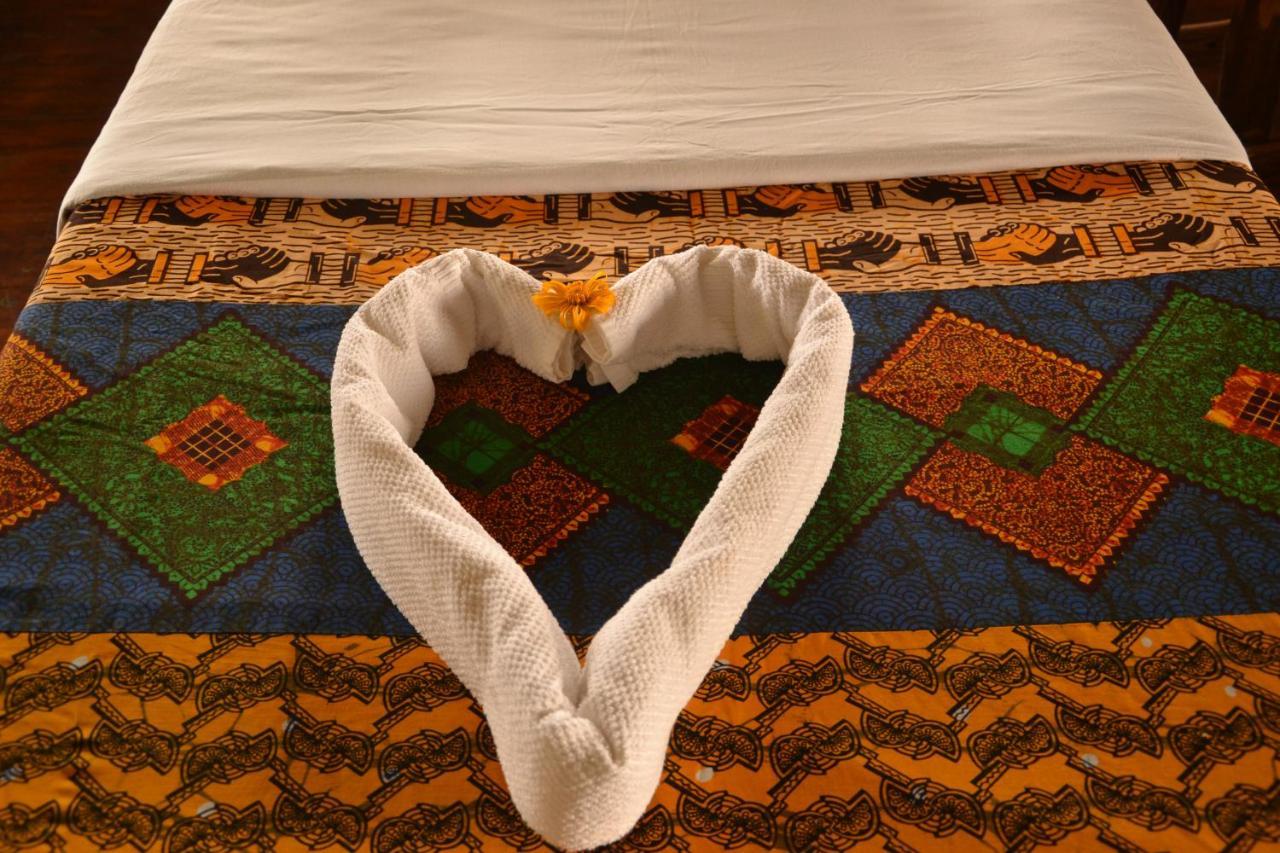 Topi Lodge Katunguru Ngoại thất bức ảnh