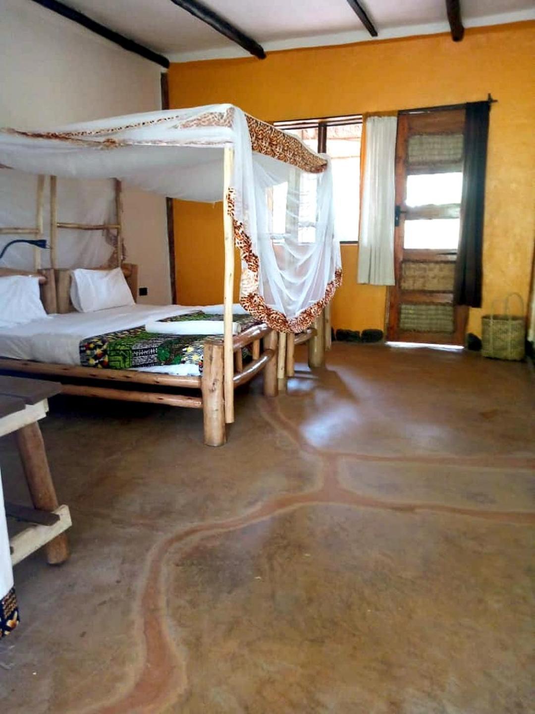 Topi Lodge Katunguru Ngoại thất bức ảnh